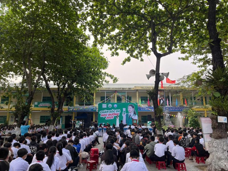 T-Event tổ chức chăm sóc da học đường acness