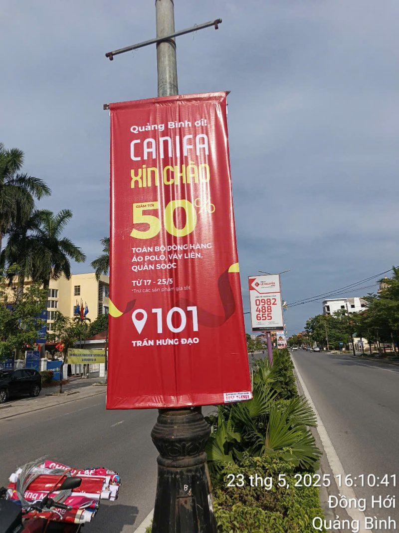 Treo phướn Canifa
