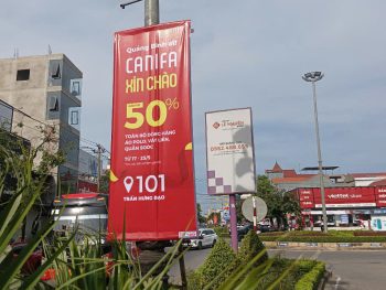 Treo phướn Canifa